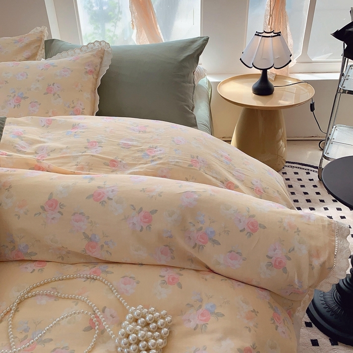 91家纺网 家纺一手货源 找家纺  奈萝家纺  2025新款全棉双层纱花边款四件套 月揽千华