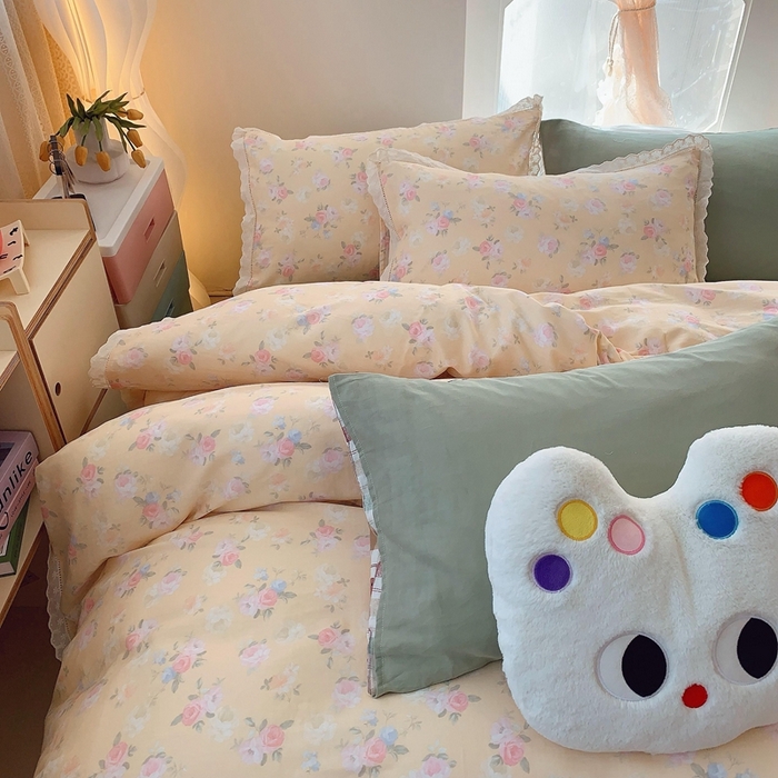 91家纺网 家纺一手货源 找家纺  奈萝家纺  2025新款全棉双层纱花边款四件套 月揽千华