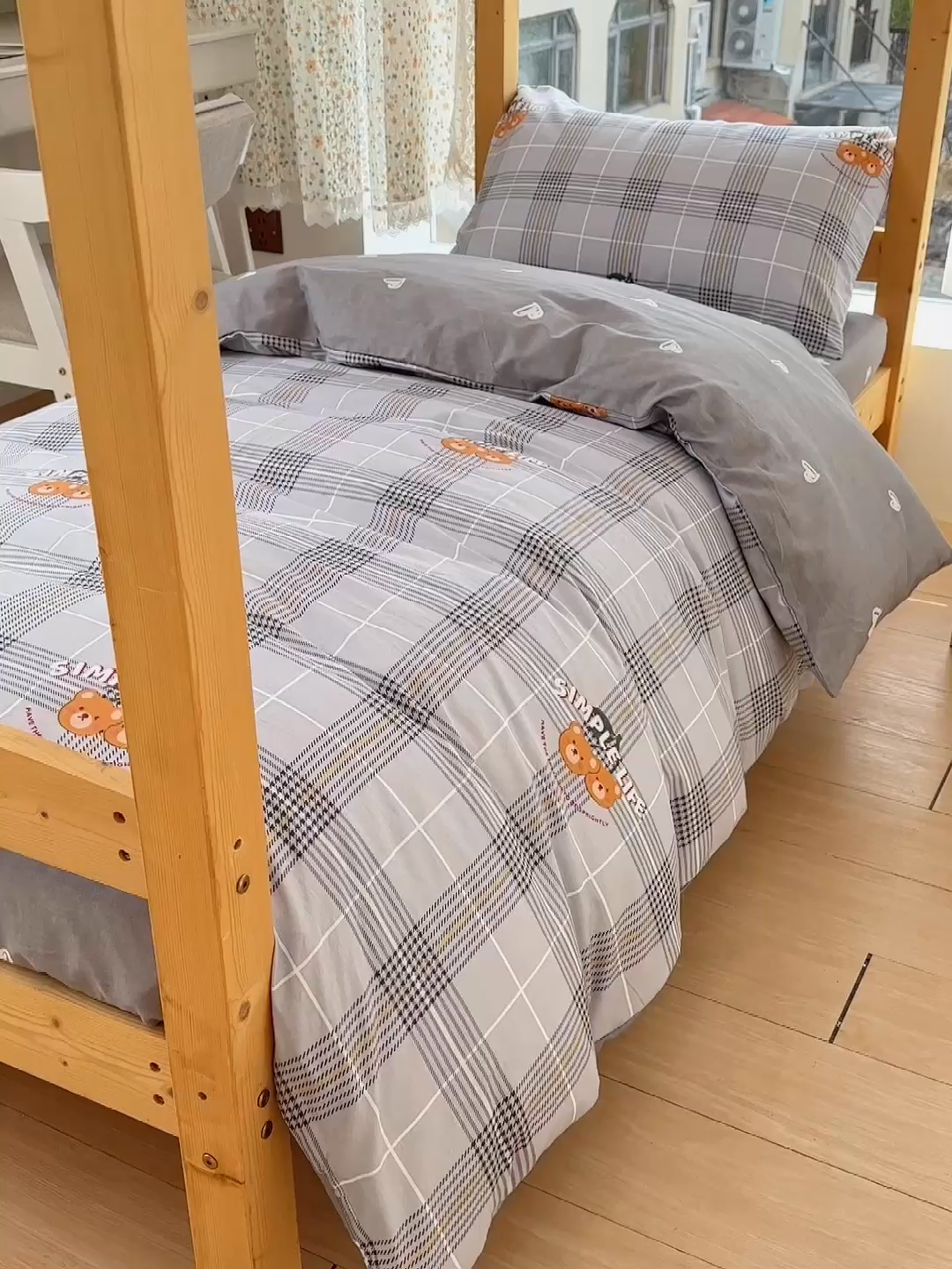 91家纺网 家纺一手货源 找家纺 宅部落 2025新款全棉三件套纯棉学生宿舍上下铺六件套 卡宾熊