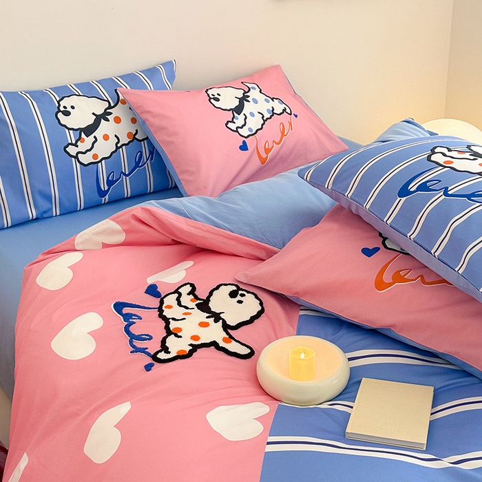 91家纺网 家纺一手货源 找家纺 小叮当家纺仓储工厂店 （提供买家秀 爆款花型 不断货）2025新款全棉纯棉印花毛巾绣卡通四件套 奔跑小狗