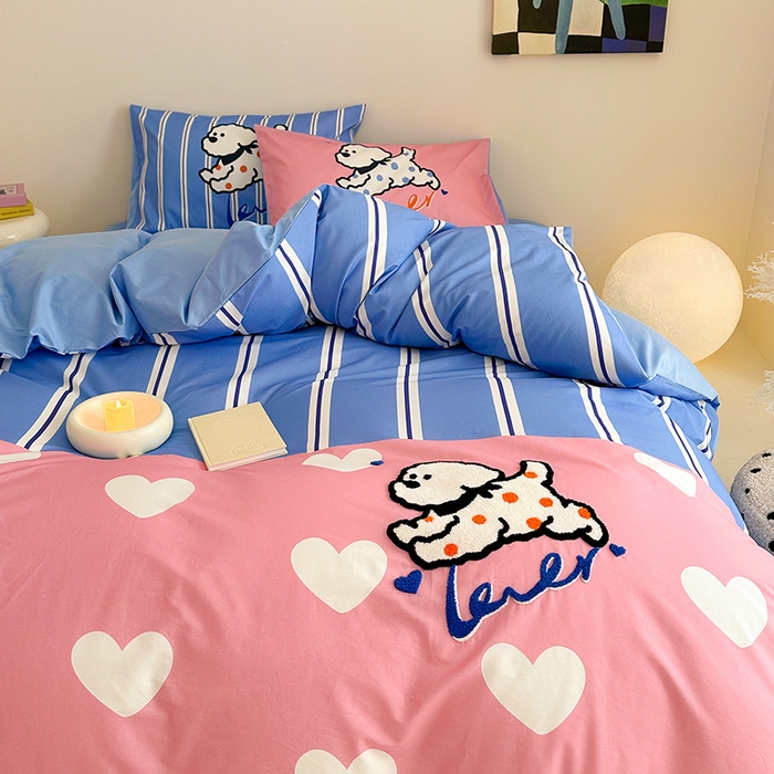 91家纺网 家纺一手货源 找家纺 小叮当家纺仓储工厂店 （提供买家秀 爆款花型 不断货）2025新款全棉纯棉印花毛巾绣卡通四件套 奔跑小狗