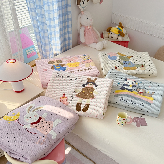 91家纺网 家纺一手货源 找家纺 赫梵茜 2025新款云朵棉萌宠刺绣毛巾绣单床盖单品床盖床盖单件床盖三件套 组合图仅做展示