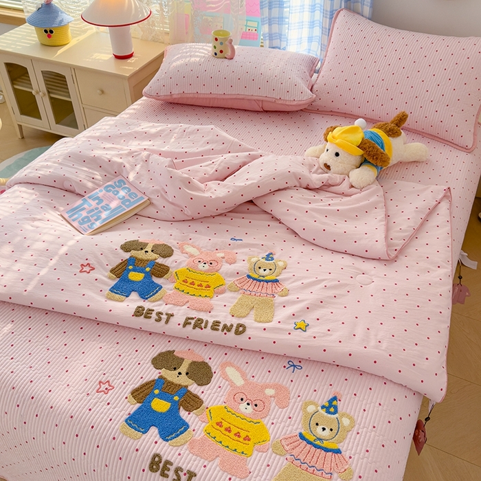 91家纺网 家纺一手货源 找家纺 赫梵茜 2025新款云朵棉毛巾绣花嵌绳款夏被夏凉被空调被春秋被被子被芯 好朋友