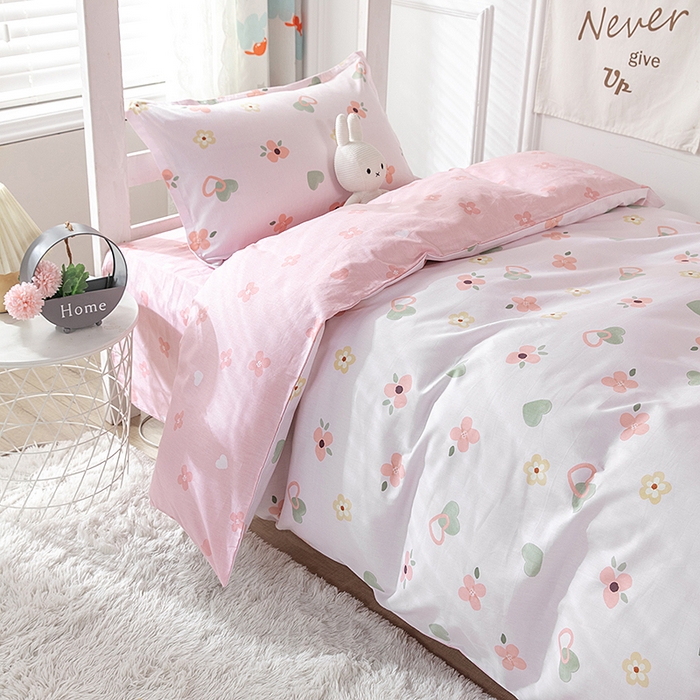 91家纺网 家纺一手货源 找家纺 小叮当家纺仓储工厂店 提供买家秀爆款花型不断货）2025新款全棉AB版13372学生宿舍印花三件套双面纯棉床单款上下铺单人 盎然-粉