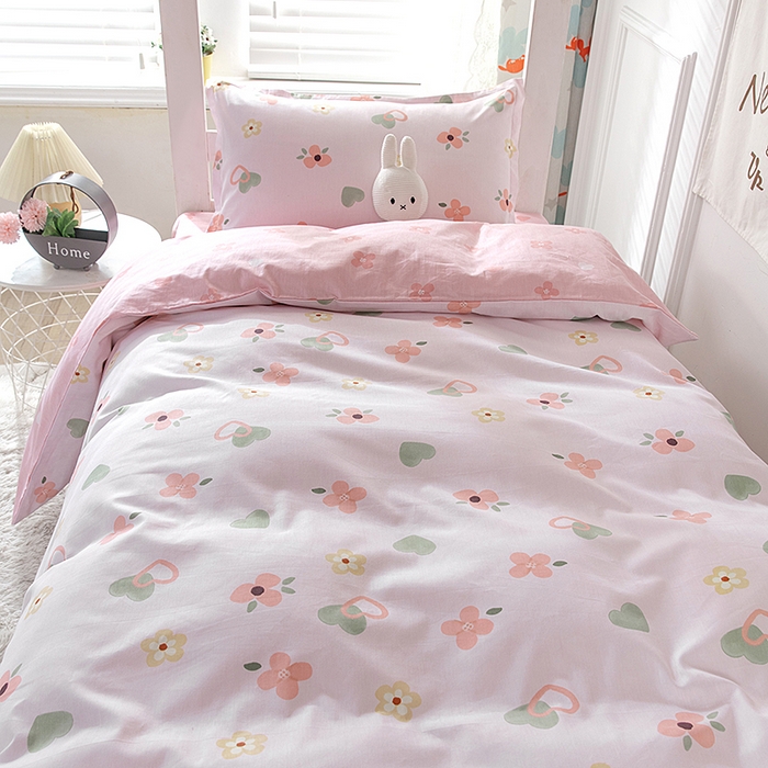 91家纺网 家纺一手货源 找家纺 小叮当家纺仓储工厂店 提供买家秀爆款花型不断货）2025新款全棉AB版13372学生宿舍印花三件套双面纯棉床单款上下铺单人 盎然-粉