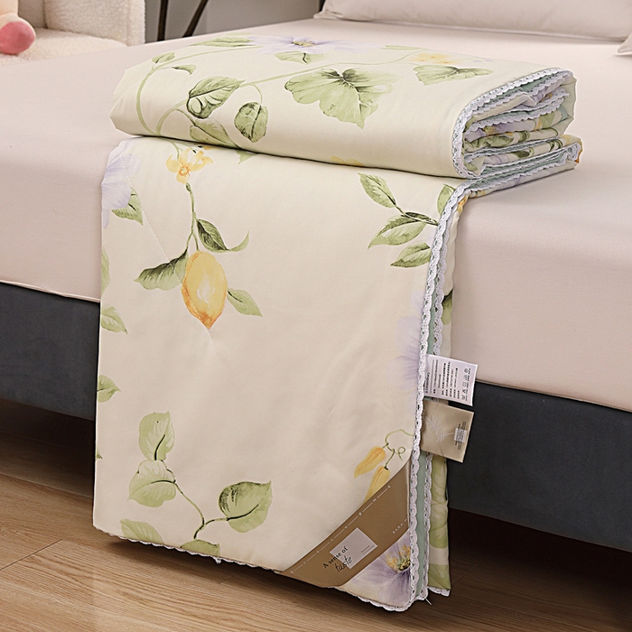 91家纺网 家纺一手货源 找家纺 小叮当家纺仓储工厂店 （提供买家秀 爆款花型 不断货）2025新款水洗棉花边夏凉被被子被芯 馥花逸夏