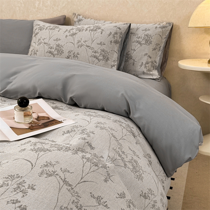 91家纺网 家纺一手货源 找家纺 灰鲸2025新款A类全棉三层纱色织提花系列四件套 初春-灰