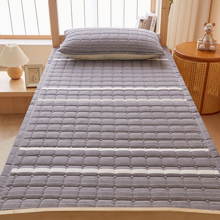 91家纺网 家纺一手货源 找家纺 暖季家纺 2025新款A类水洗棉学生絮叠床护垫 絮叠床护垫-英伦灰