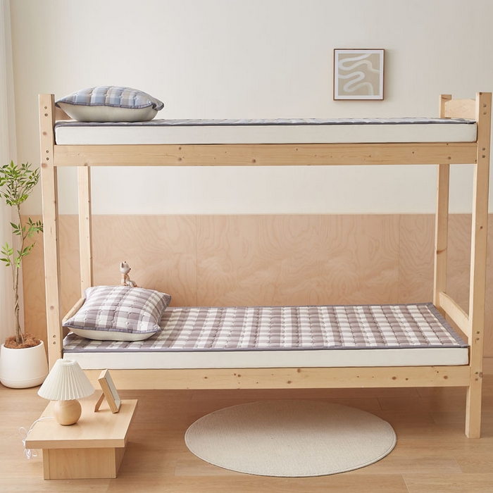 91家纺网 家纺一手货源 找家纺 暖季家纺 2025新款A类水洗棉学生絮叠床护垫 絮叠床护垫-灰中格