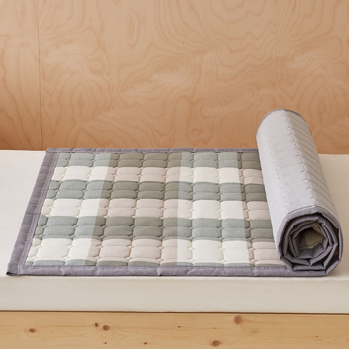 91家纺网 家纺一手货源 找家纺 暖季家纺 2025新款A类水洗棉学生絮叠床护垫 絮叠床护垫-绿大格