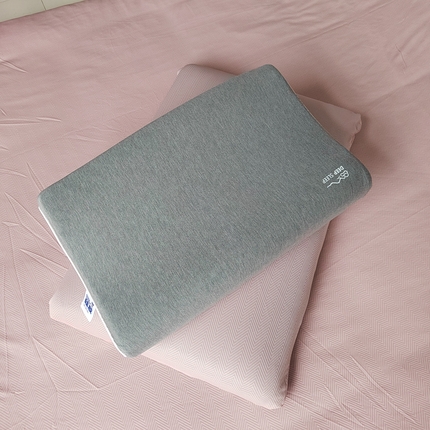 91家纺网 家纺一手货源 找家纺 （总）芯丝路枕业 2025新款全棉针织零压力慢回弹波浪型护颈枕