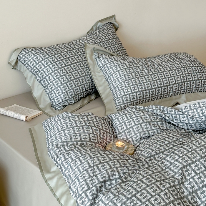 91家纺网 家纺一手货源 找家纺 （总）赫帛 2025新款60s数码印花天丝棉四件套-字母F