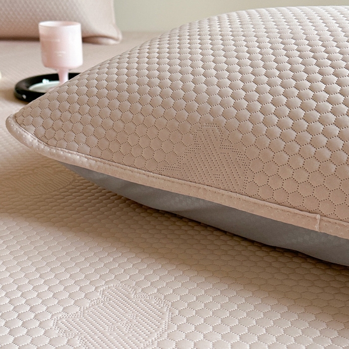 91家纺网 家纺一手货源 找家纺 （总）莱家富 2025新款3D活性印染凉感豆豆凉席小熊小米粒系列