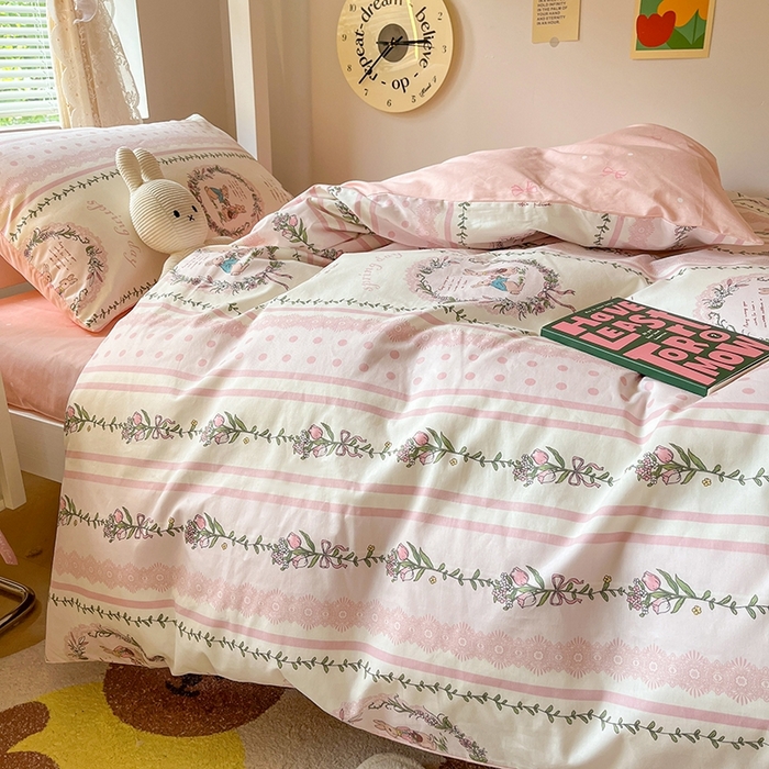 91家纺网 家纺一手货源 找家纺 麦伦家居 2025新款40支13372全棉纯棉斜纹学生上下铺床品宿舍三件套上下铺四件套系列 一见倾心