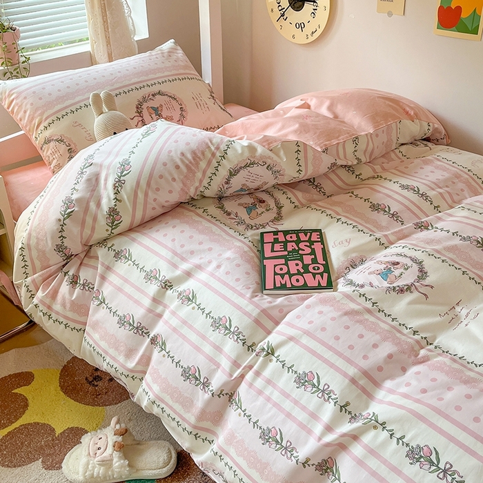 91家纺网 家纺一手货源 找家纺 麦伦家居 2025新款40支13372全棉纯棉斜纹学生上下铺床品宿舍三件套上下铺四件套系列 一见倾心