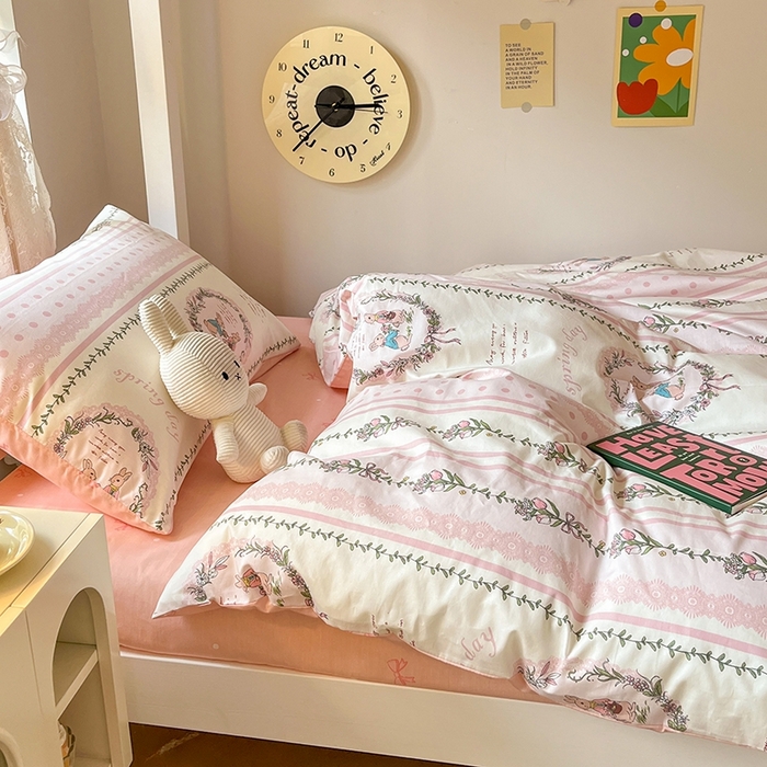 91家纺网 家纺一手货源 找家纺 麦伦家居 2025新款40支13372全棉纯棉斜纹学生上下铺床品宿舍三件套上下铺四件套系列 一见倾心