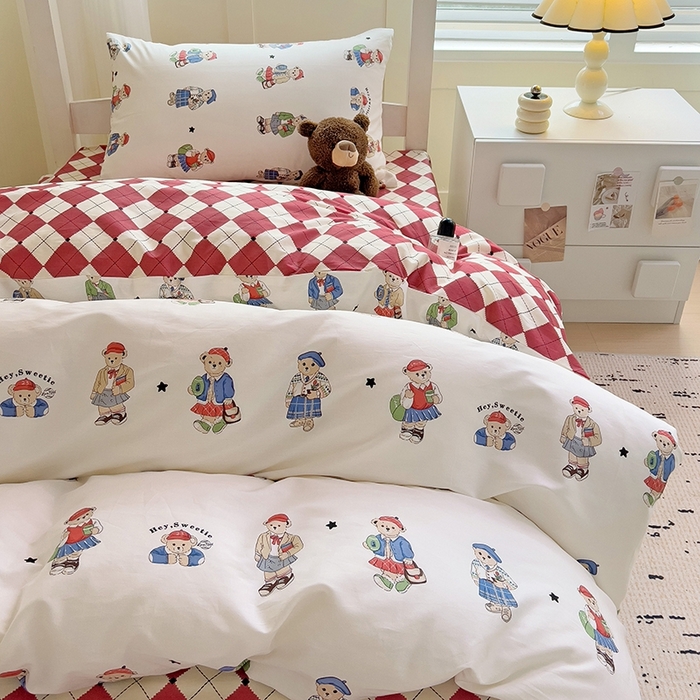 91家纺网 家纺一手货源 找家纺 麦伦家居 2025新款40支13372全棉纯棉斜纹学生上下铺床品宿舍三件套上下铺四件套系列 漫步小熊