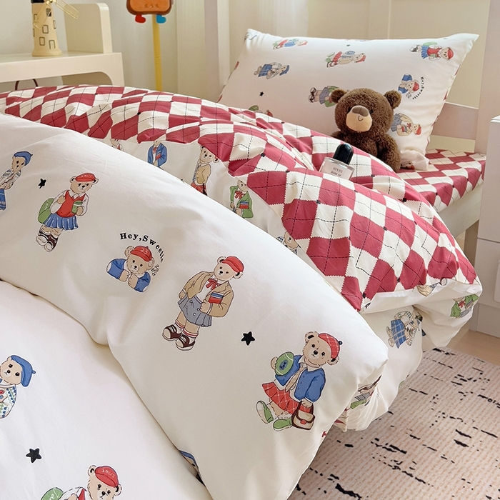 91家纺网 家纺一手货源 找家纺 麦伦家居 2025新款40支13372全棉纯棉斜纹学生上下铺床品宿舍三件套上下铺四件套系列 漫步小熊