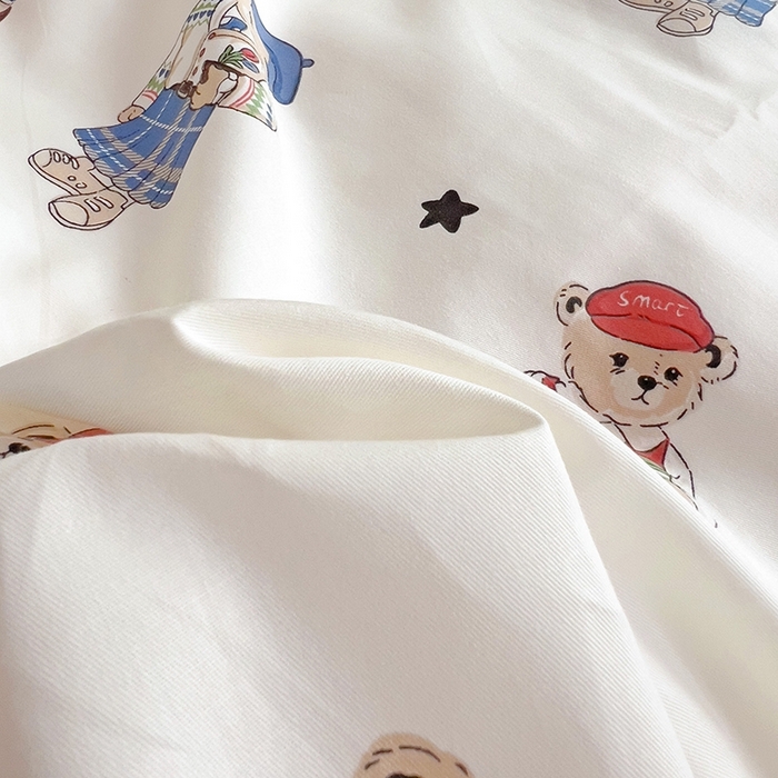 91家纺网 家纺一手货源 找家纺 麦伦家居 2025新款40支13372全棉纯棉斜纹学生上下铺床品宿舍三件套上下铺四件套系列 漫步小熊