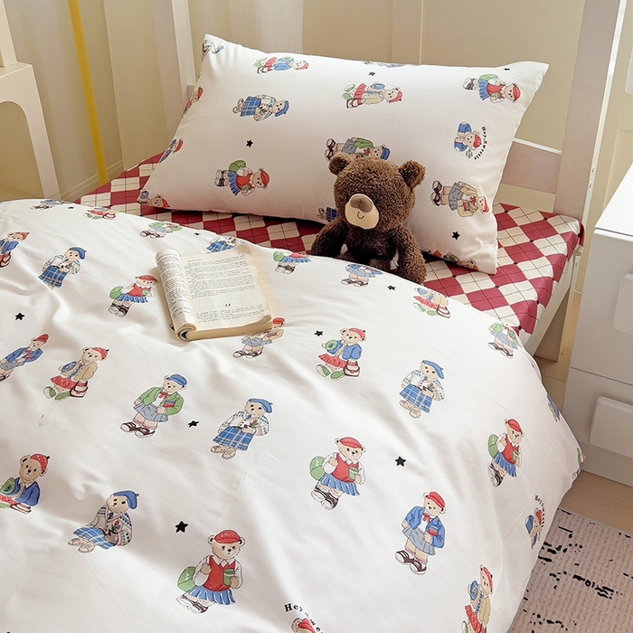 91家纺网 家纺一手货源 找家纺 麦伦家居 2025新款40支13372全棉纯棉斜纹学生上下铺床品宿舍三件套上下铺四件套系列 漫步小熊