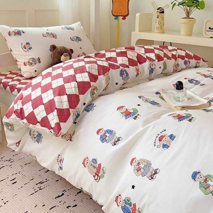 91家纺网 家纺一手货源 找家纺 麦伦家居 2025新款40支13372全棉纯棉斜纹学生上下铺床品宿舍三件套上下铺四件套系列 漫步小熊