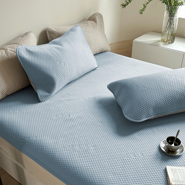 91家纺网 家纺一手货源 找家纺 （总）莱家富 2025新款3D活性印染凉感豆豆凉席小熊小米粒系列