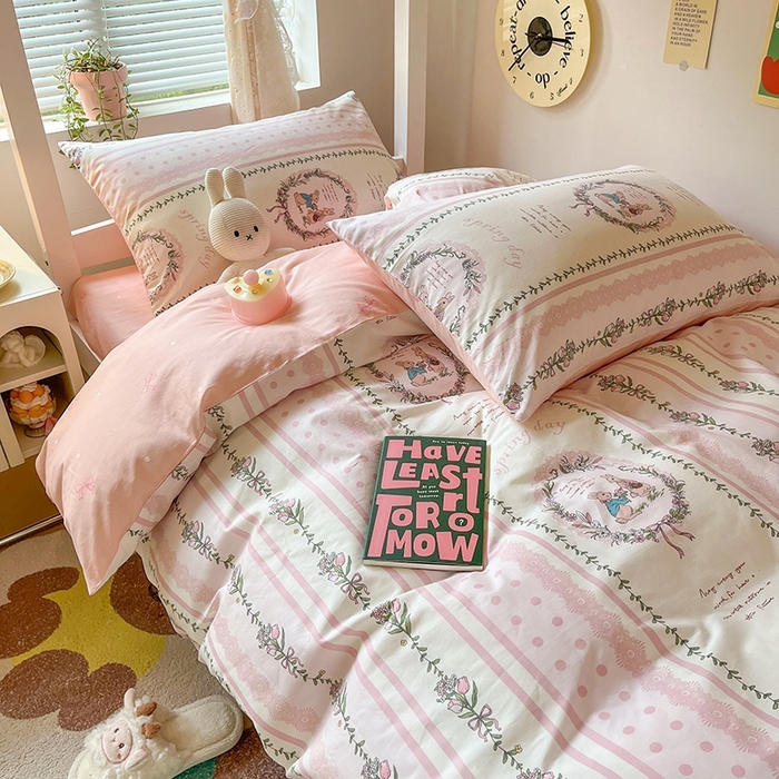 91家纺网 家纺一手货源 找家纺 麦伦家居 2025新款40支13372全棉纯棉斜纹学生上下铺床品宿舍三件套上下铺四件套系列 一见倾心