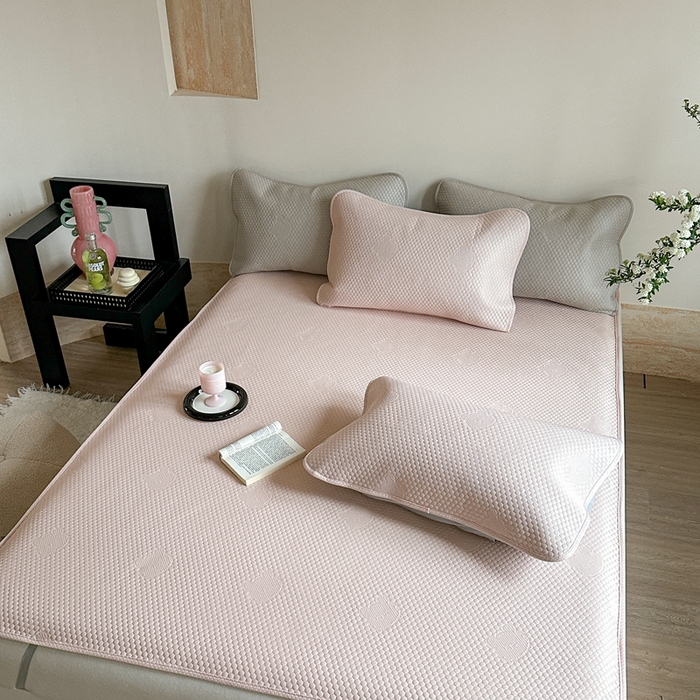 91家纺网 家纺一手货源 找家纺 莱家富 2025新款3D活性印染凉感豆豆凉席小熊小米粒系列 小熊-粉