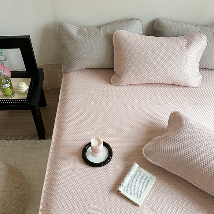 91家纺网 家纺一手货源 找家纺 莱家富 2025新款3D活性印染凉感豆豆凉席小熊小米粒系列 小熊-粉