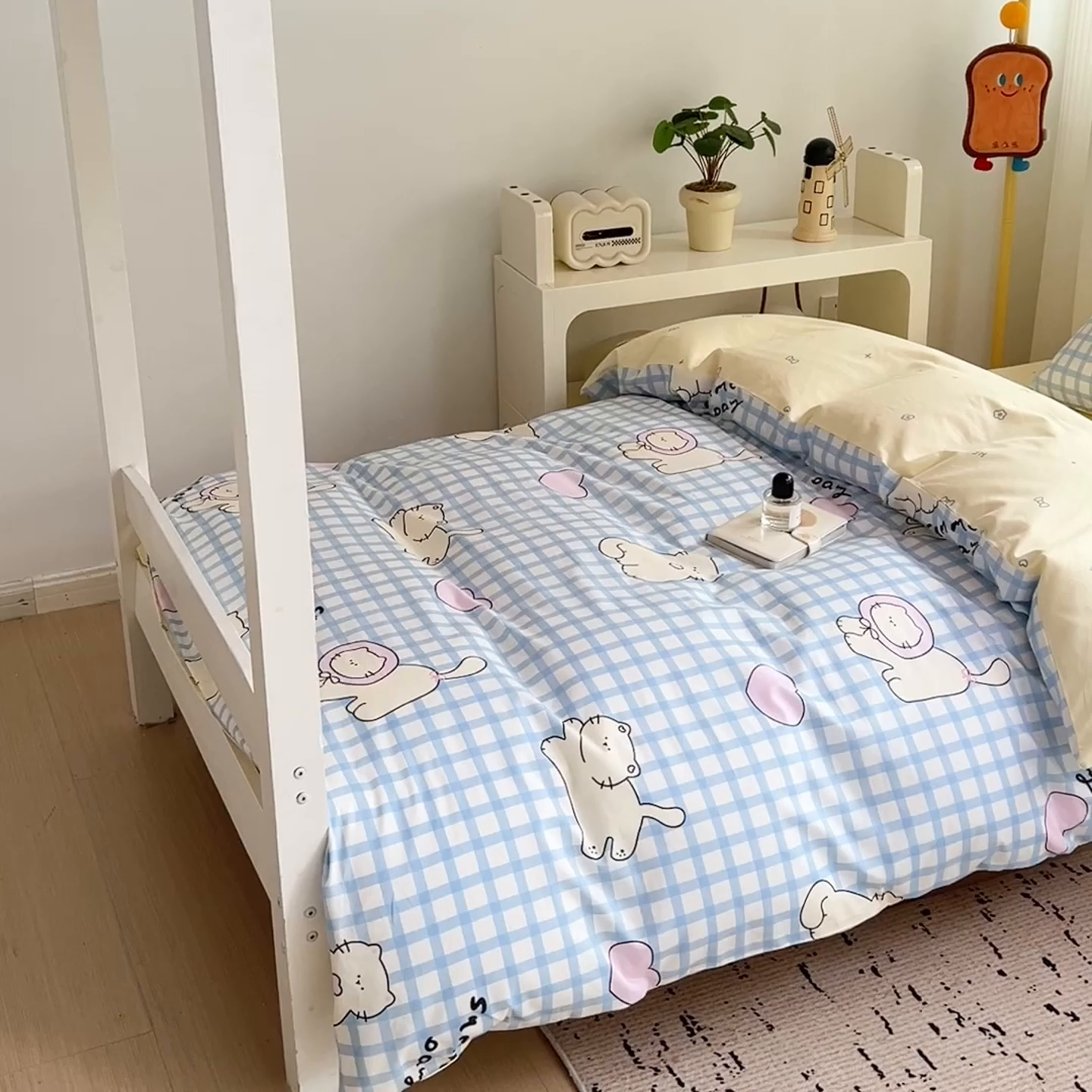 91家纺网 家纺一手货源 找家纺 麦伦家居 2025新款40支13372全棉纯棉斜纹学生上下铺床品宿舍三件套上下铺四件套系列 喵星人