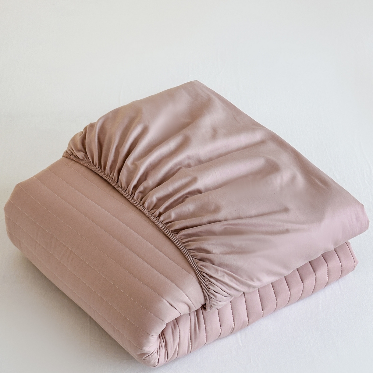 91家纺网 家纺一手货源 找家纺 三味舒屋 2025新款韩风小时光宽条全棉纯棉夹棉床笠系列单床笠床笠单件 时光粉