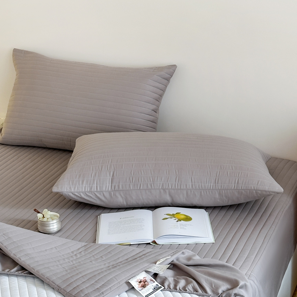 91家纺网 家纺一手货源 找家纺 三味舒屋 2025新款韩风小时光宽条全棉纯棉夹棉床笠系列单床笠床笠单件 时光灰