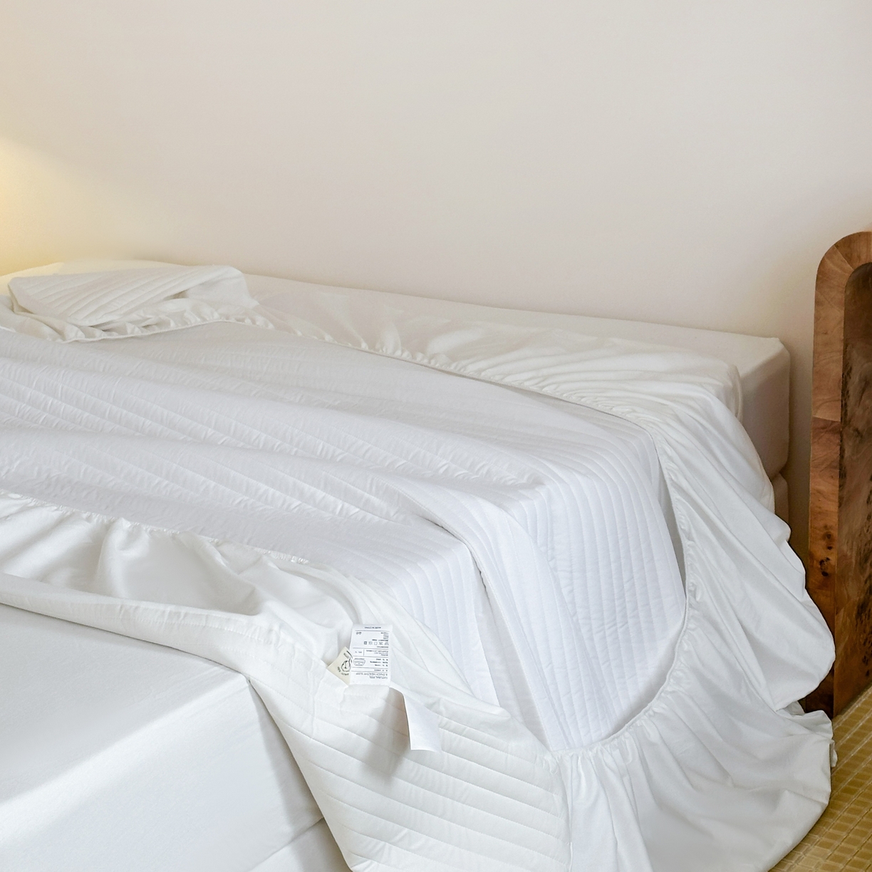 91家纺网 家纺一手货源 找家纺 三味舒屋 2025新款韩风小时光宽条全棉纯棉夹棉床笠系列单床笠床笠单件 时光白