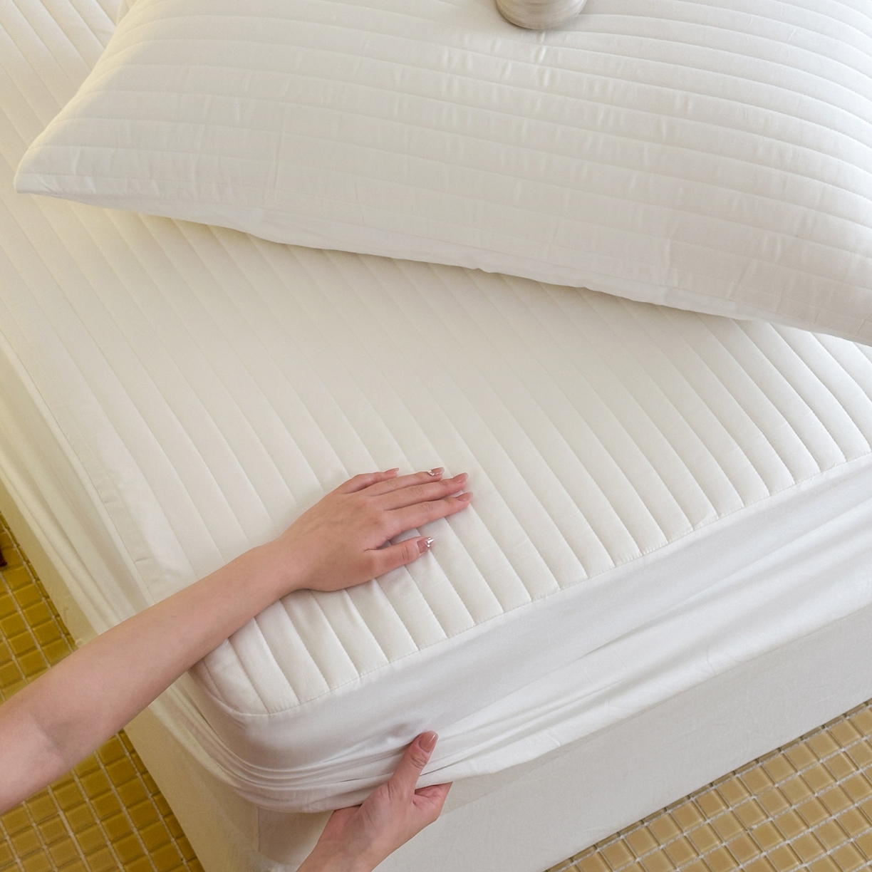 91家纺网 家纺一手货源 找家纺 三味舒屋 2025新款韩风小时光宽条全棉纯棉夹棉床笠系列单床笠床笠单件 时光白