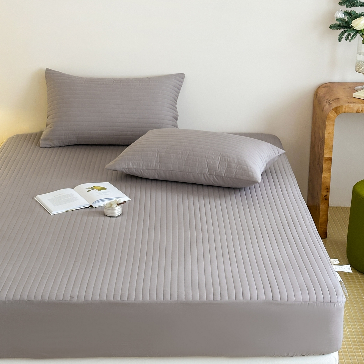 91家纺网 家纺一手货源 找家纺 三味舒屋 2025新款韩风小时光宽条全棉纯棉夹棉床笠系列单床笠床笠单件 时光灰