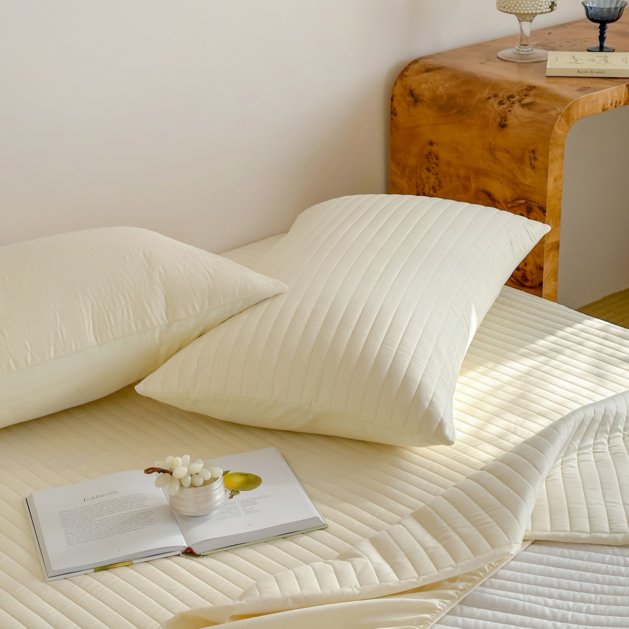 91家纺网 家纺一手货源 找家纺 三味舒屋 2025新款韩风小时光宽条全棉纯棉夹棉床笠系列单床笠床笠单件 时光浅黄