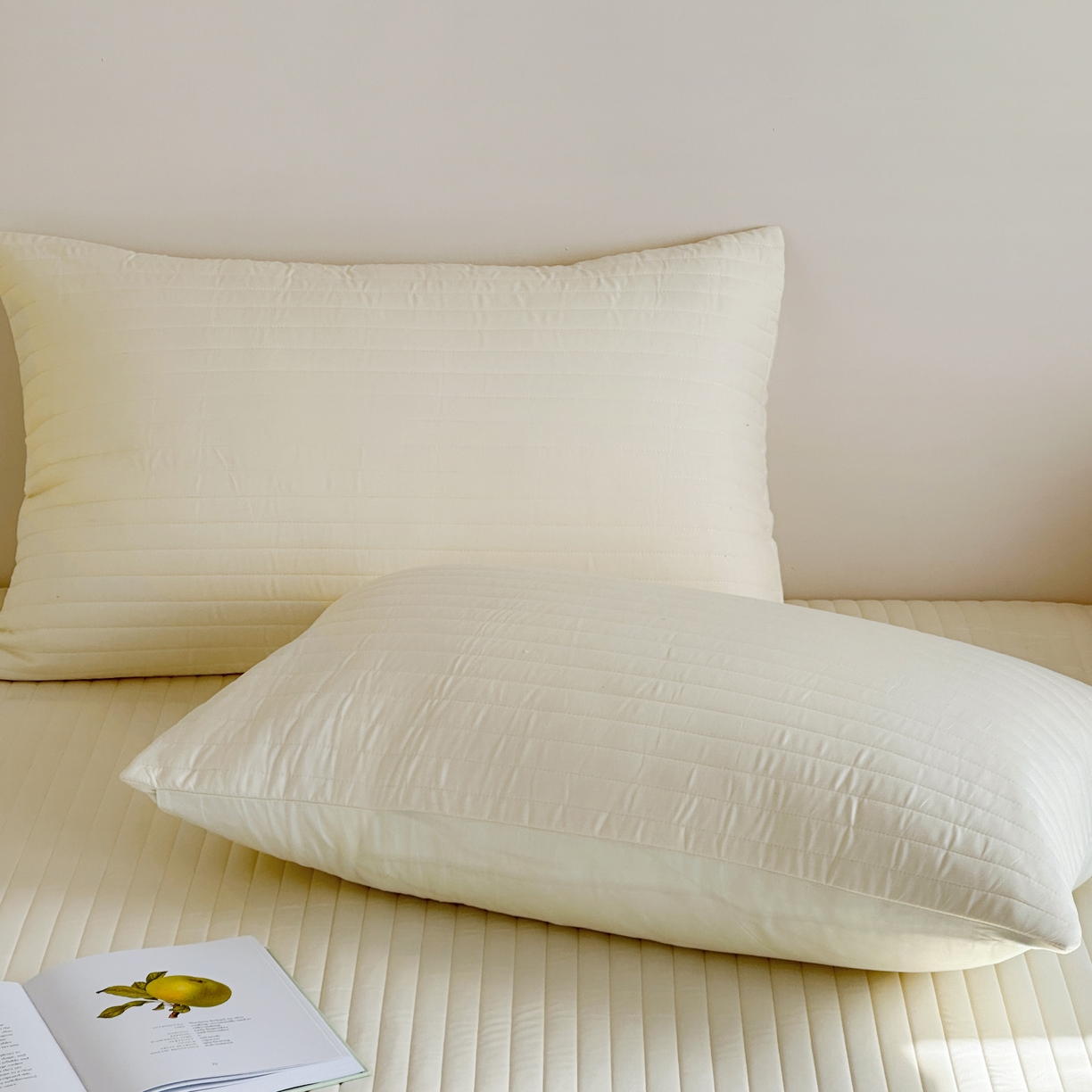 91家纺网 家纺一手货源 找家纺 三味舒屋 2025新款韩风小时光宽条全棉纯棉夹棉床笠系列单床笠床笠单件 时光浅黄