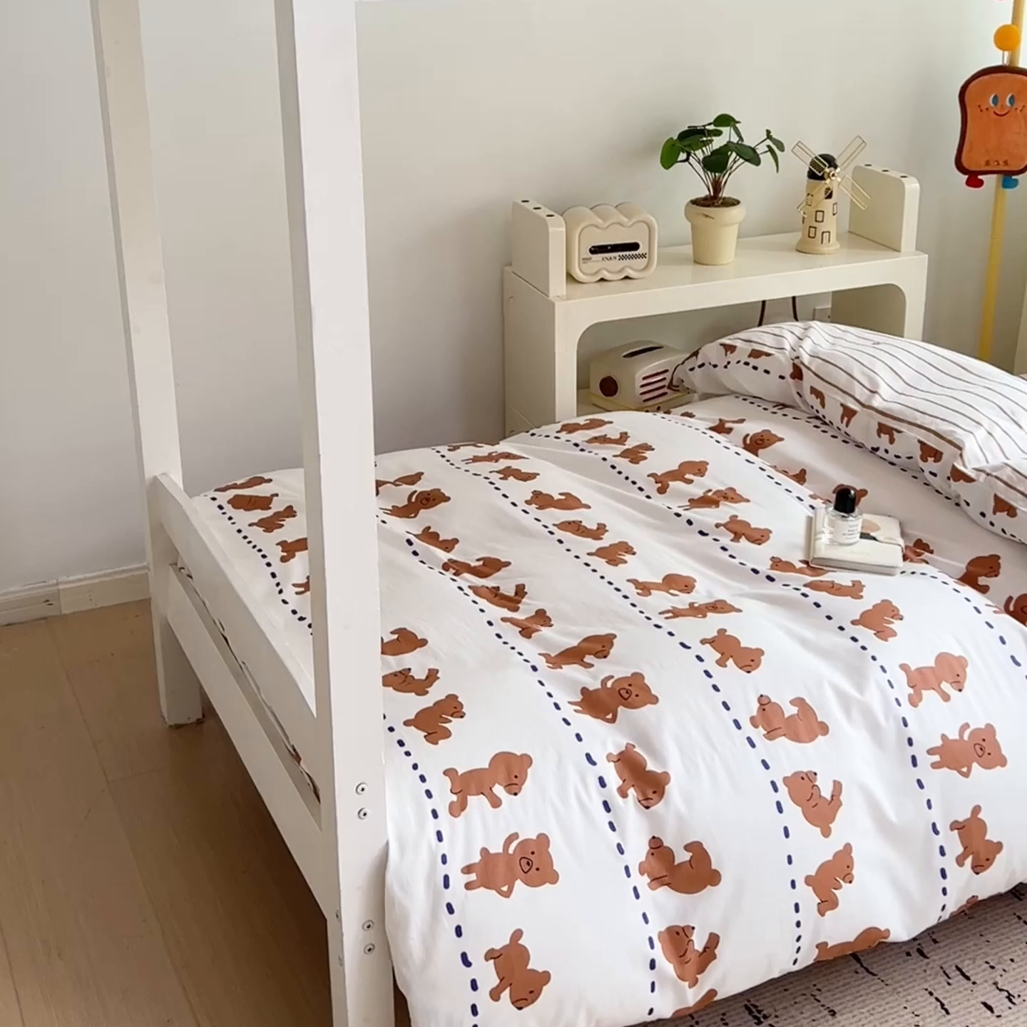 91家纺网 家纺一手货源 找家纺 麦伦家居 2025新款40支13372全棉纯棉斜纹学生上下铺床品宿舍三件套上下铺四件套系列 喜呱呱