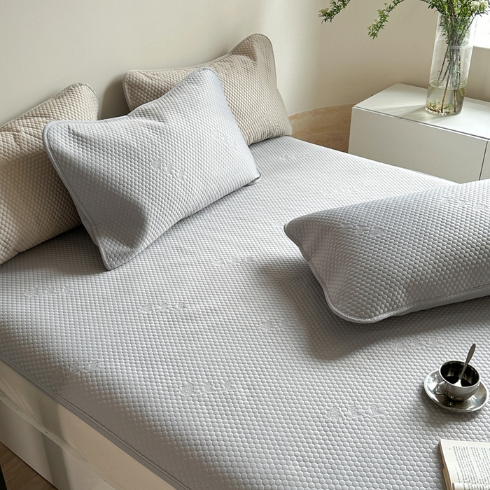 莱家富 2025新款3D活性印染凉感豆豆凉席小熊小米粒系列 小米粒-灰