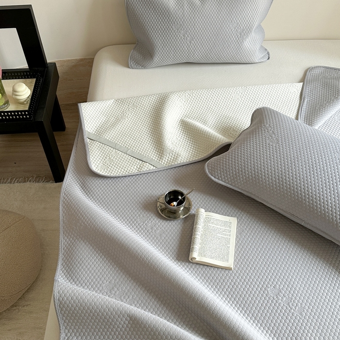 91家纺网 家纺一手货源 找家纺 莱家富 2025新款3D活性印染凉感豆豆凉席小熊小米粒系列 小米粒-灰