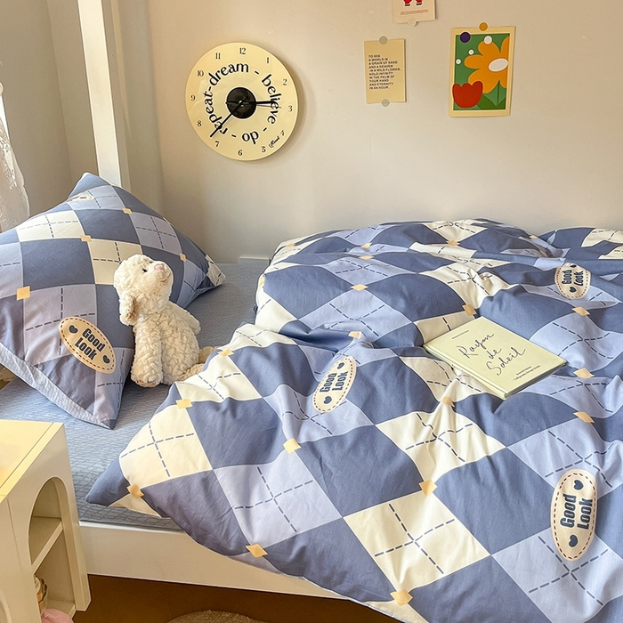 91家纺网 家纺一手货源 找家纺 麦伦家居 2025新款40支13372全棉纯棉斜纹学生上下铺床品宿舍三件套上下铺四件套系列 英伦格蓝