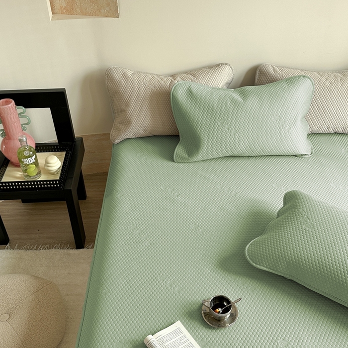 91家纺网 家纺一手货源 找家纺 莱家富 2025新款3D活性印染凉感豆豆凉席小熊小米粒系列 小米粒-绿