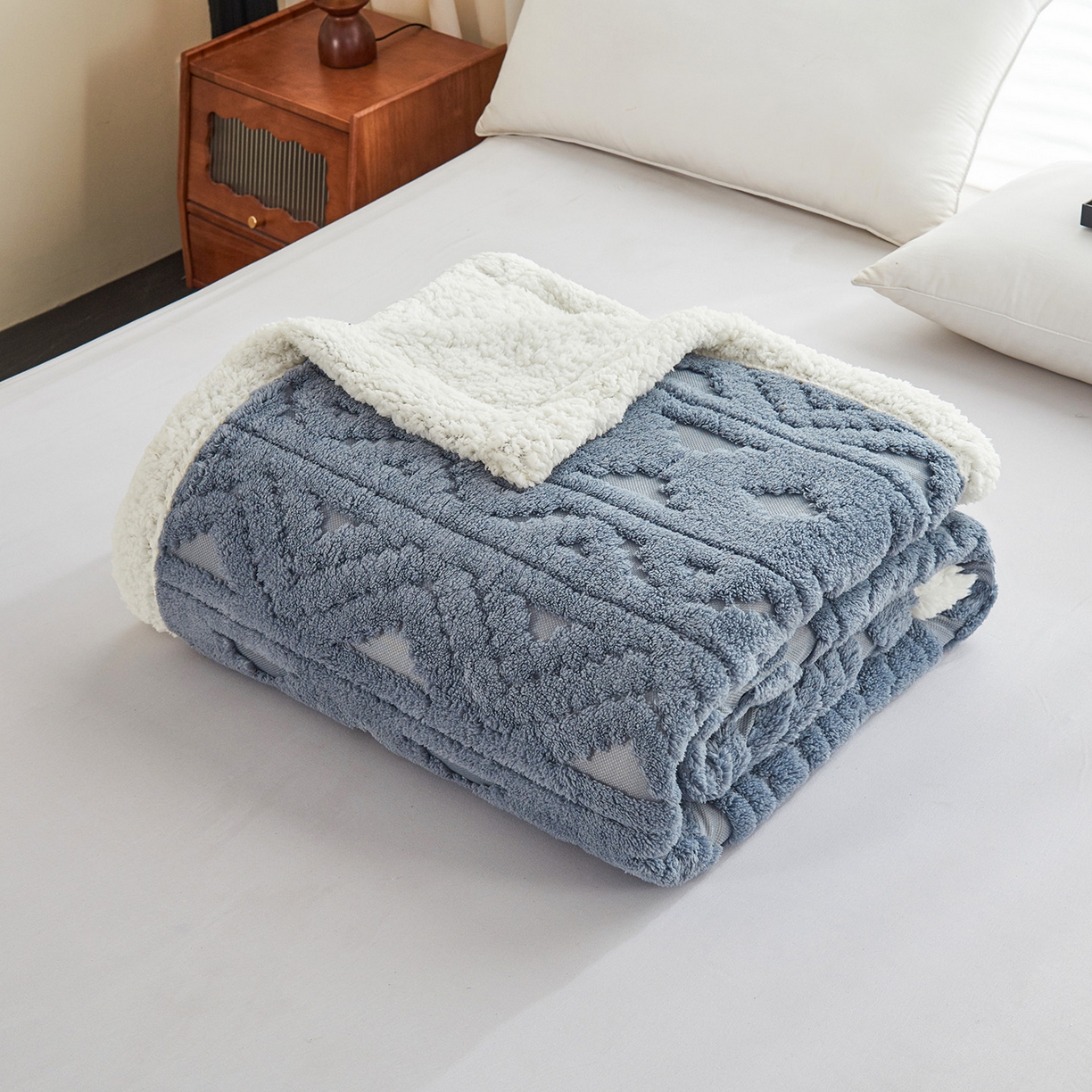 91家纺网 家纺一手货源 找家纺 （总）枋梢家纺 2025新款提花舒棉绒镂空塔芙绒羊羔绒双层毛毯毯子跨境电商