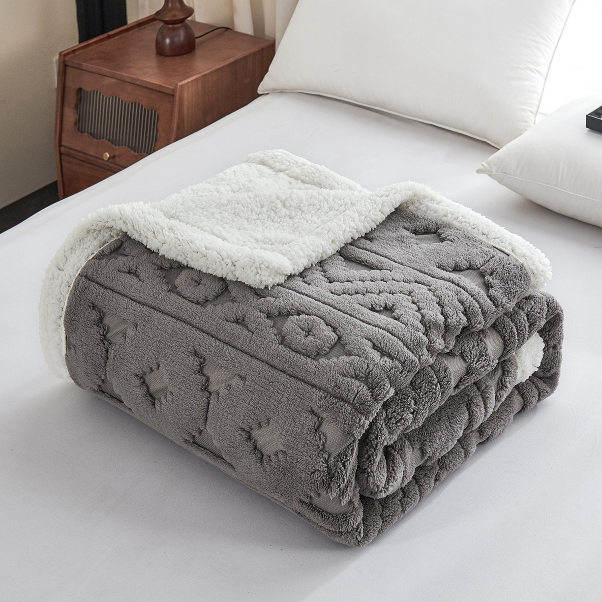 91家纺网 家纺一手货源 找家纺 （总）枋梢家纺 2025新款提花舒棉绒镂空塔芙绒羊羔绒双层毛毯毯子跨境电商