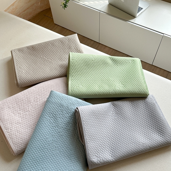 91家纺网 家纺一手货源 找家纺 莱家富 2025新款3D活性印染凉感豆豆凉席小熊小米粒系列 组合