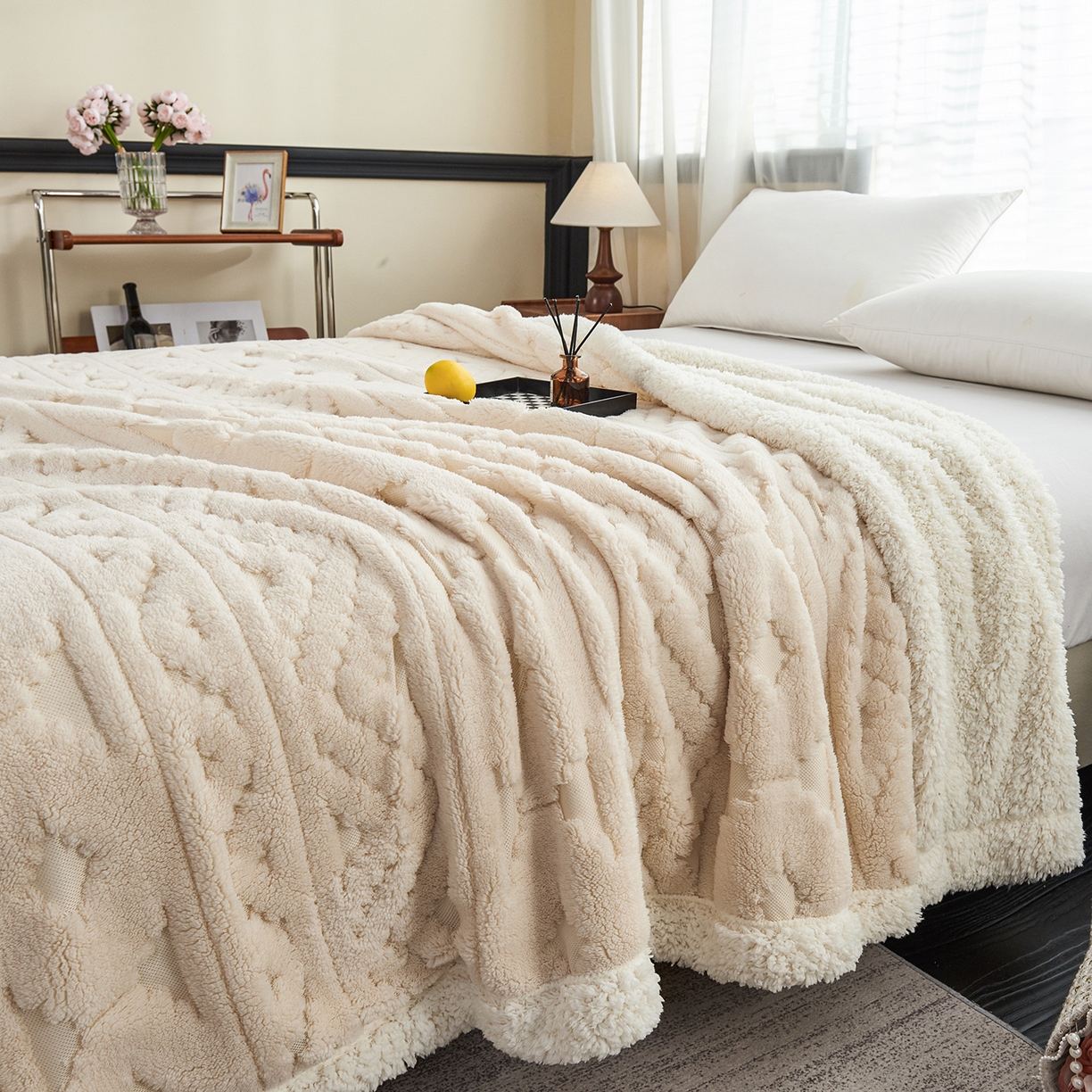 91家纺网 家纺一手货源 找家纺 枋梢家纺 2025新款提花舒棉绒镂空塔芙绒羊羔绒双层毛毯毯子跨境电商 韵律-米白