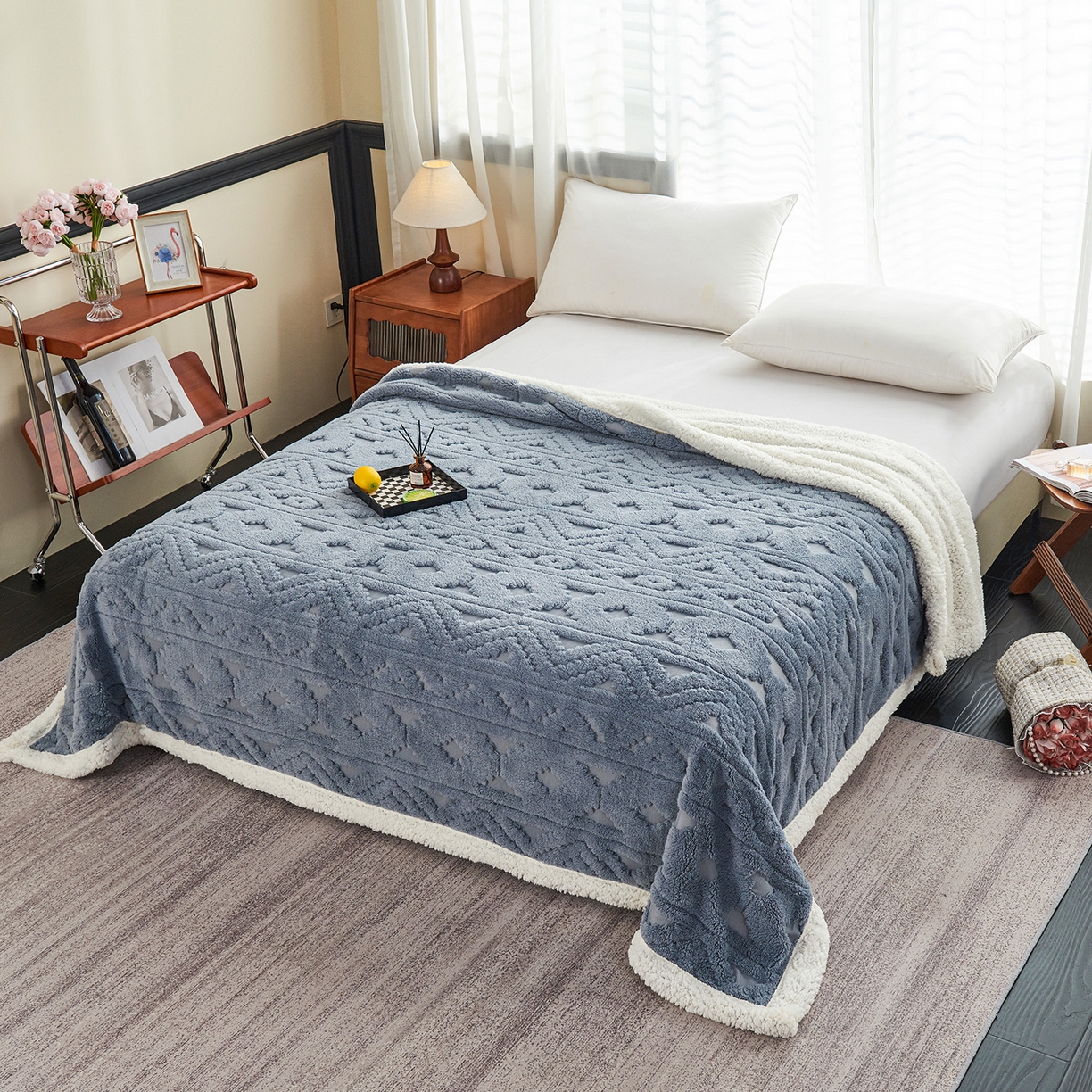 91家纺网 家纺一手货源 找家纺 枋梢家纺 2025新款提花舒棉绒镂空塔芙绒羊羔绒双层毛毯毯子跨境电商 韵律-雾蓝