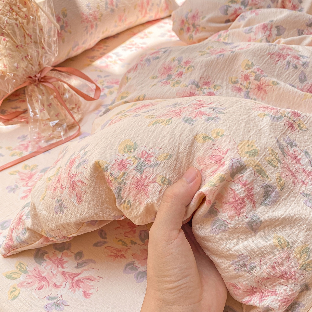 91家纺网 家纺一手货源 找家纺 眠势力 2025新款云感双层纱被套三件套ins奶油风云感超柔被罩单件四季款 粉调花海