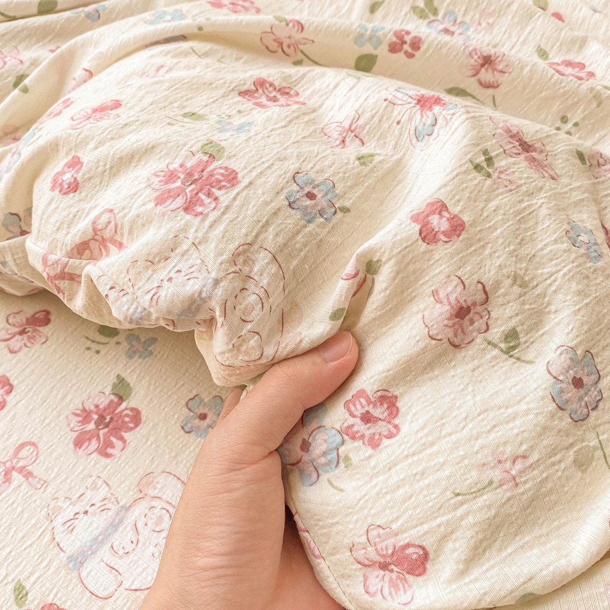 91家纺网 家纺一手货源 找家纺 眠势力 2025新款云感双层纱被套三件套ins奶油风云感超柔被罩单件四季款 花丛猫咪