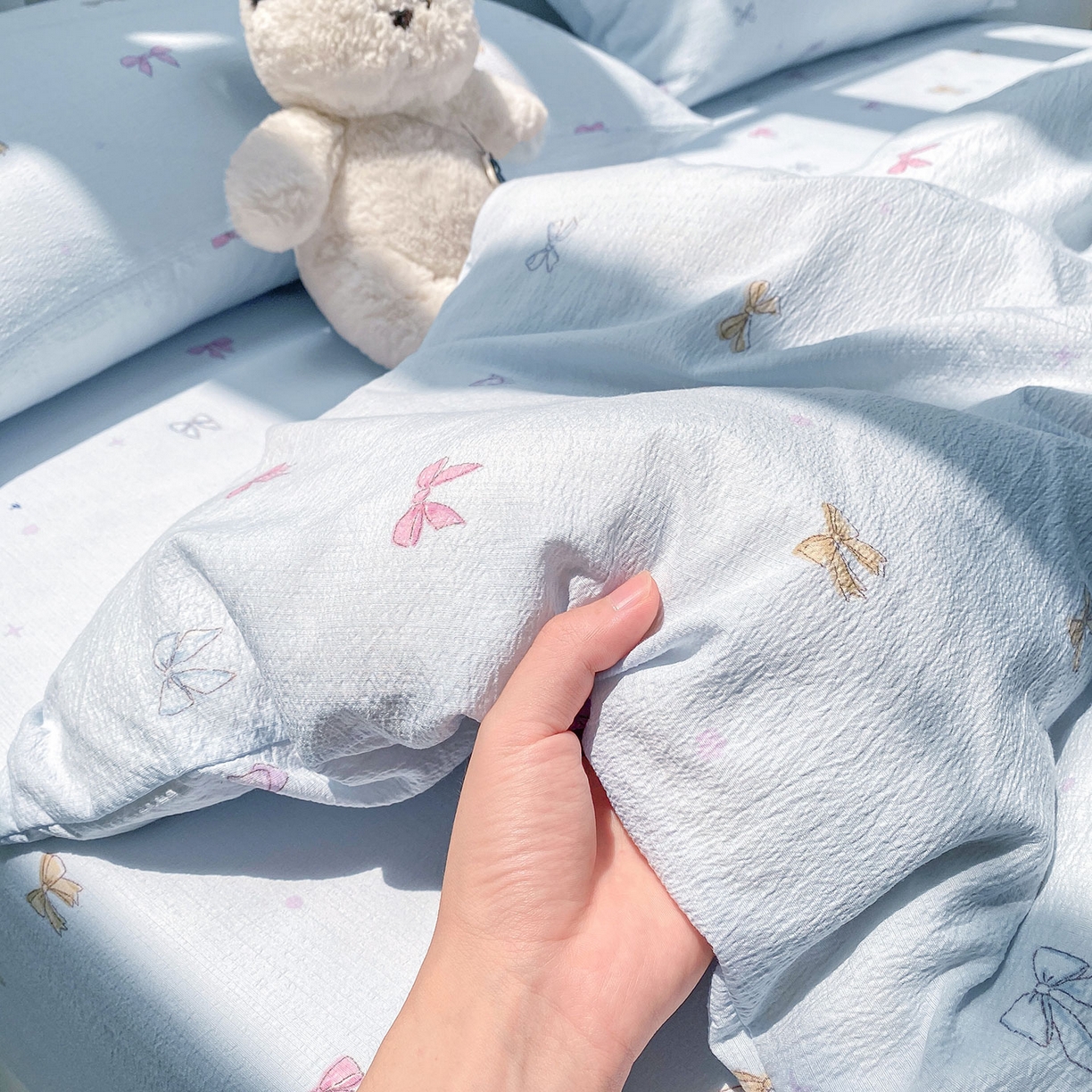 91家纺网 家纺一手货源 找家纺 眠势力 2025新款云感双层纱被套三件套ins奶油风云感超柔被罩单件四季款 蓝调蝴蝶结